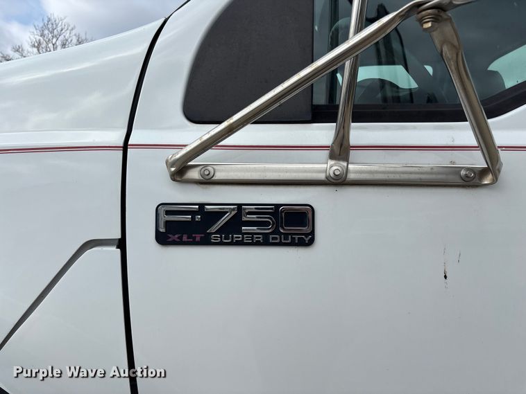 image for item FG0219 2013 Ford F750 Super Duty truck cab and chassis