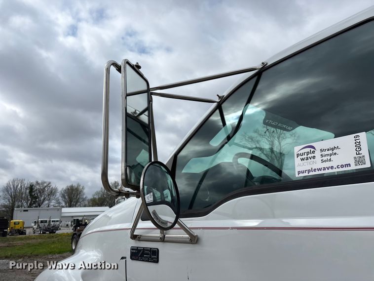 image for item FG0219 2013 Ford F750 Super Duty truck cab and chassis