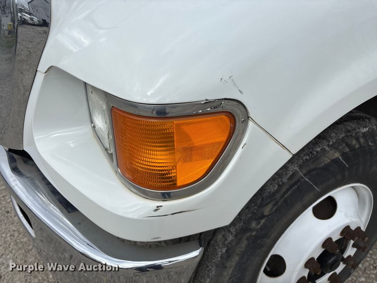 image for item FG0219 2013 Ford F750 Super Duty truck cab and chassis