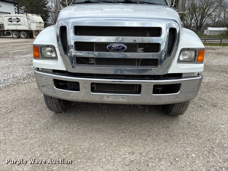 image for item FG0219 2013 Ford F750 Super Duty truck cab and chassis