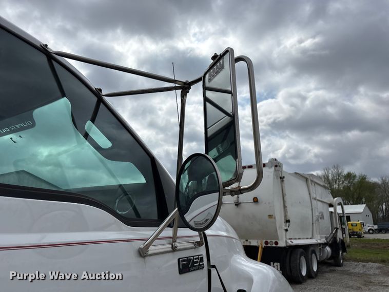 image for item FG0219 2013 Ford F750 Super Duty truck cab and chassis