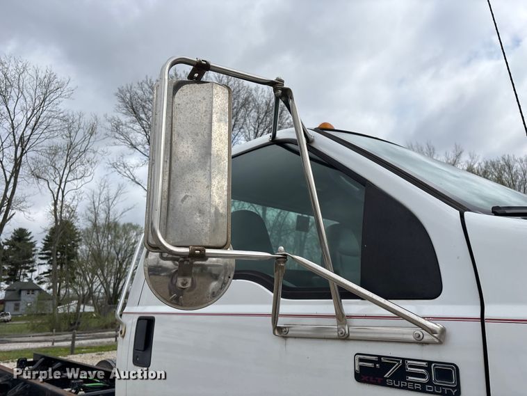 image for item FG0219 2013 Ford F750 Super Duty truck cab and chassis