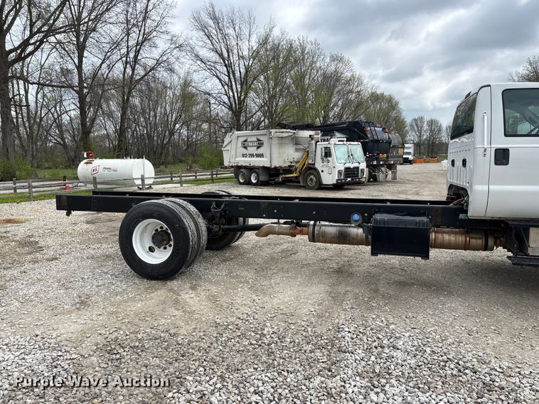 image for item FG0219 2013 Ford F750 Super Duty truck cab and chassis