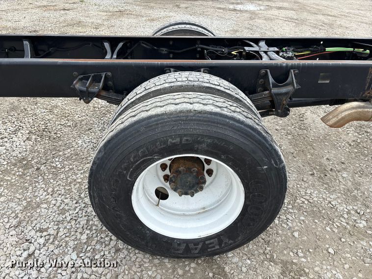 image for item FG0219 2013 Ford F750 Super Duty truck cab and chassis