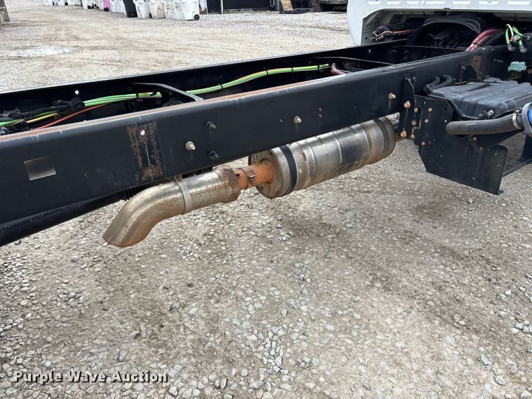 image for item FG0219 2013 Ford F750 Super Duty truck cab and chassis