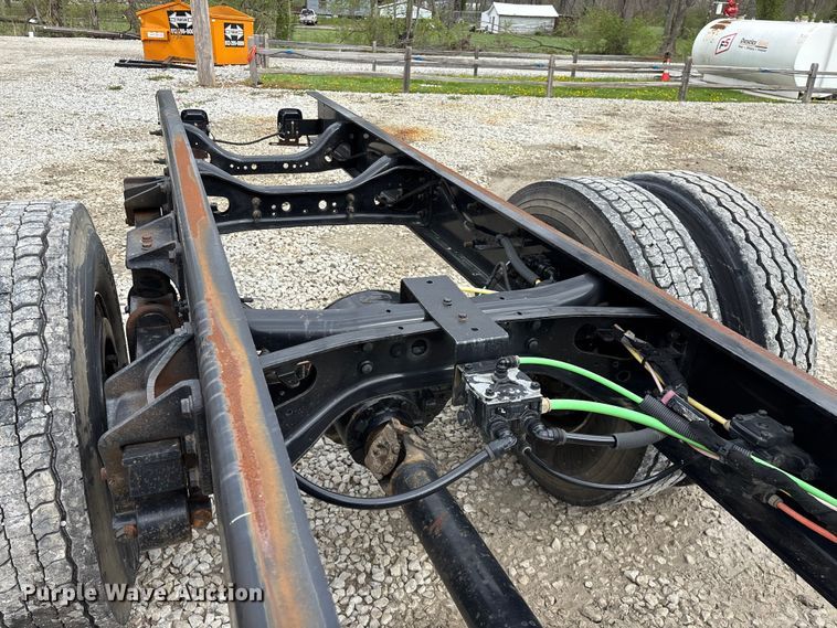 image for item FG0219 2013 Ford F750 Super Duty truck cab and chassis