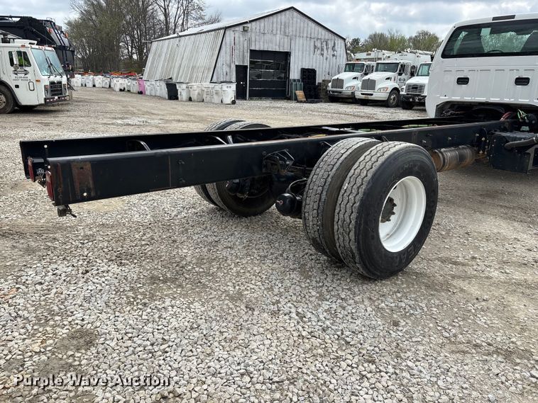 image for item FG0219 2013 Ford F750 Super Duty truck cab and chassis