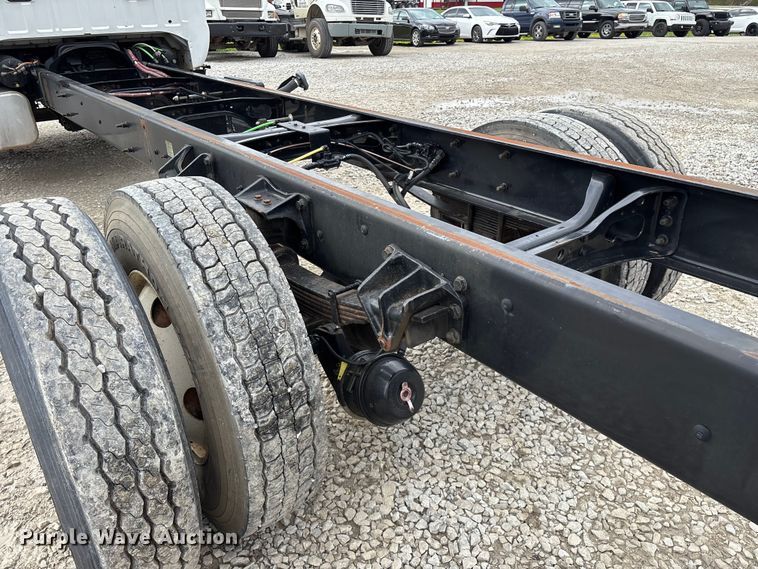 image for item FG0219 2013 Ford F750 Super Duty truck cab and chassis