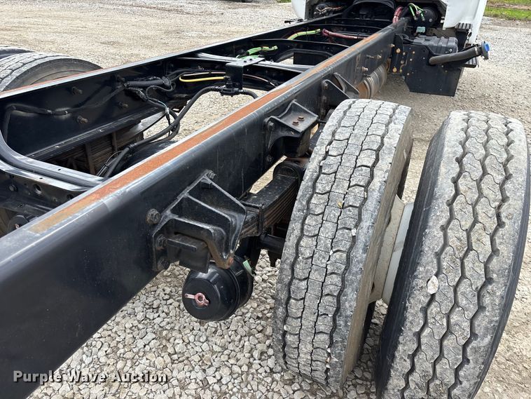 image for item FG0219 2013 Ford F750 Super Duty truck cab and chassis