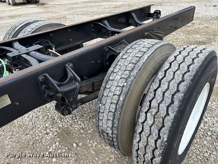 image for item FG0219 2013 Ford F750 Super Duty truck cab and chassis