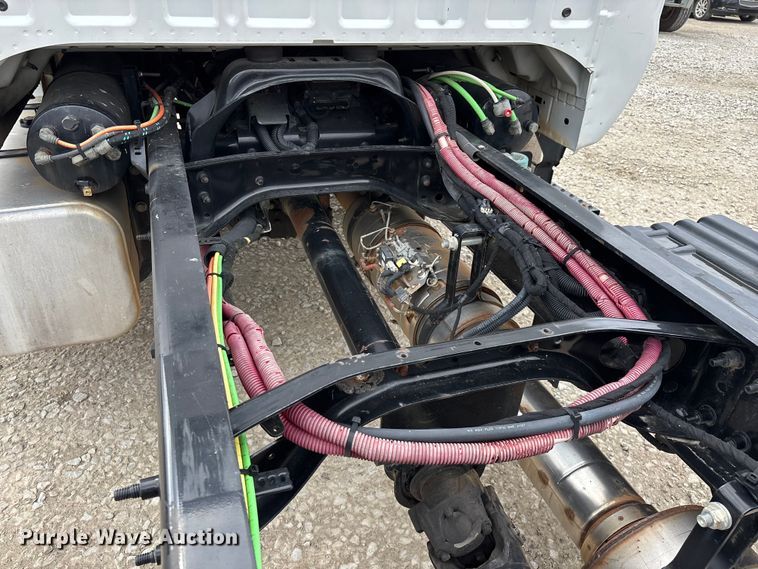 image for item FG0219 2013 Ford F750 Super Duty truck cab and chassis