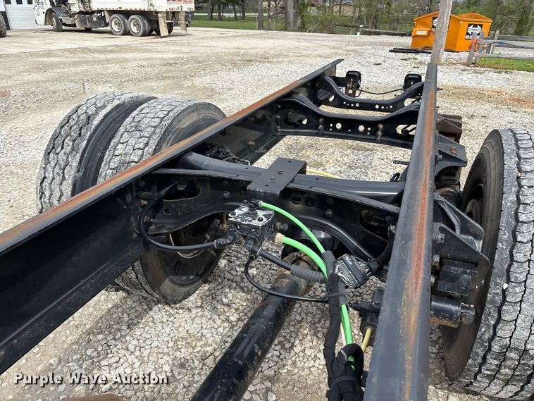 image for item FG0219 2013 Ford F750 Super Duty truck cab and chassis