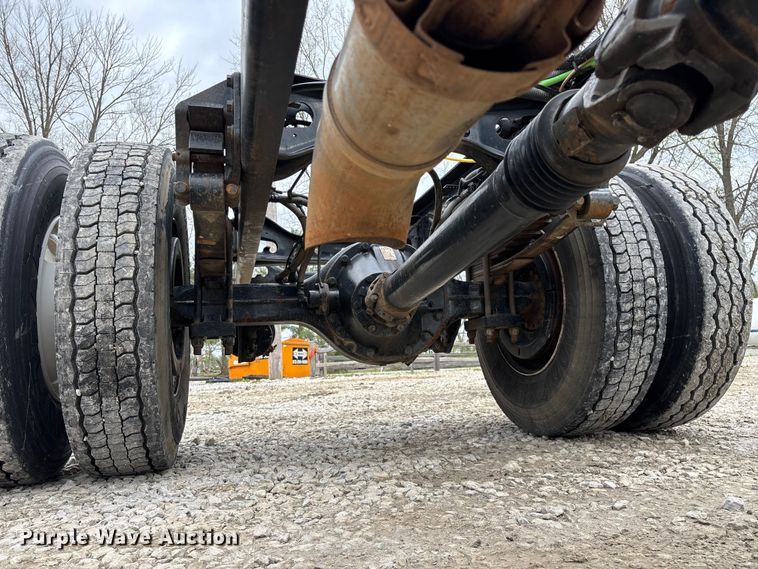 image for item FG0219 2013 Ford F750 Super Duty truck cab and chassis