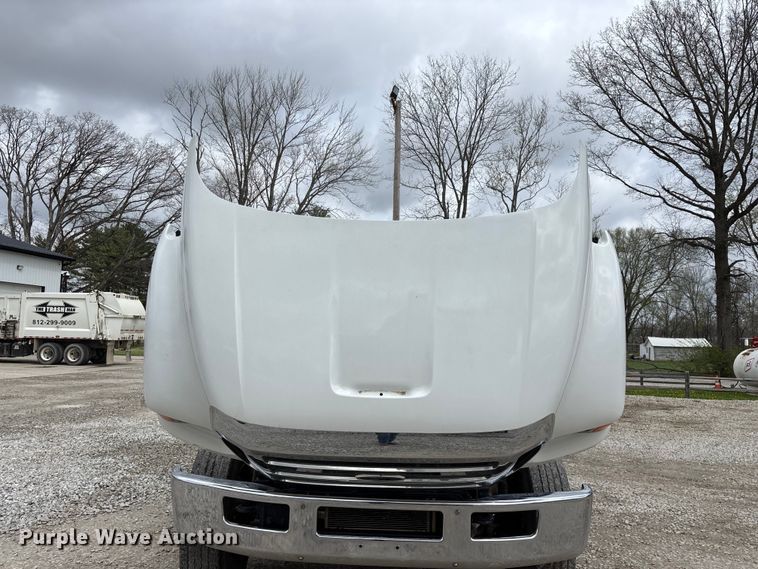 image for item FG0219 2013 Ford F750 Super Duty truck cab and chassis