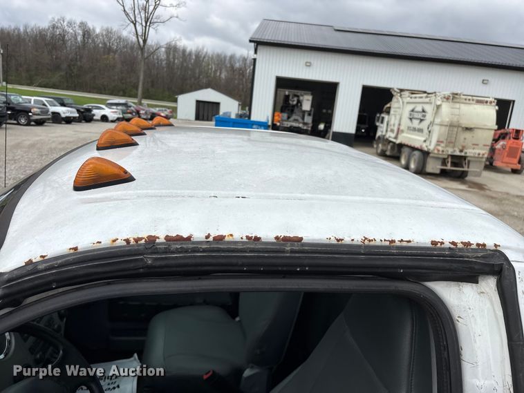 image for item FG0219 2013 Ford F750 Super Duty truck cab and chassis