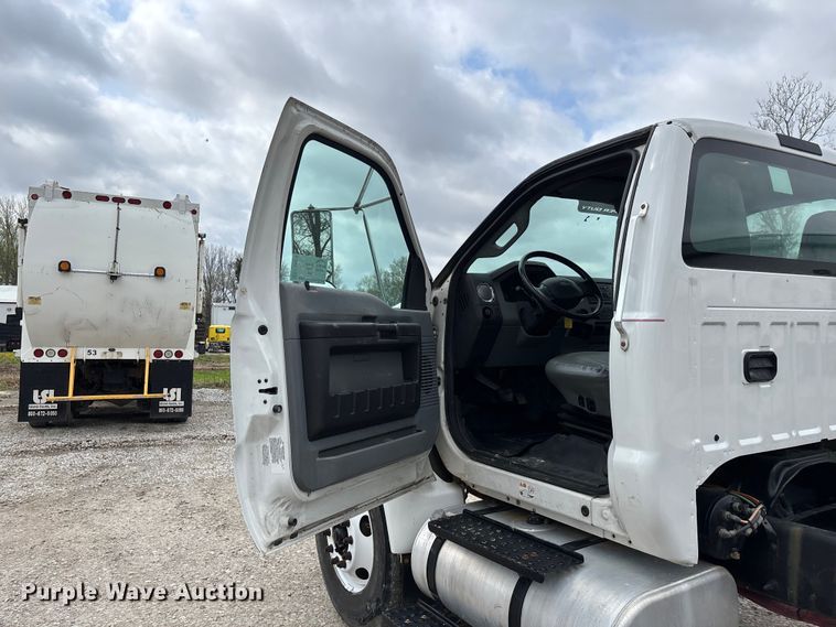 image for item FG0219 2013 Ford F750 Super Duty truck cab and chassis