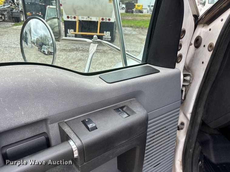 image for item FG0219 2013 Ford F750 Super Duty truck cab and chassis