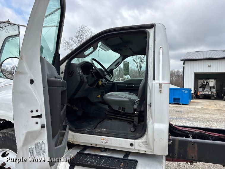 image for item FG0219 2013 Ford F750 Super Duty truck cab and chassis