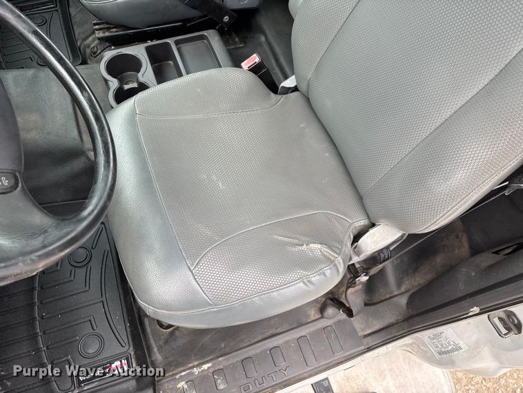 image for item FG0219 2013 Ford F750 Super Duty truck cab and chassis