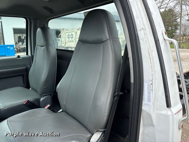 image for item FG0219 2013 Ford F750 Super Duty truck cab and chassis