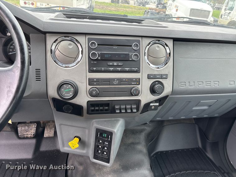 image for item FG0219 2013 Ford F750 Super Duty truck cab and chassis