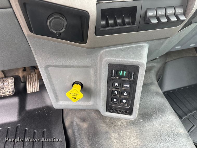 image for item FG0219 2013 Ford F750 Super Duty truck cab and chassis