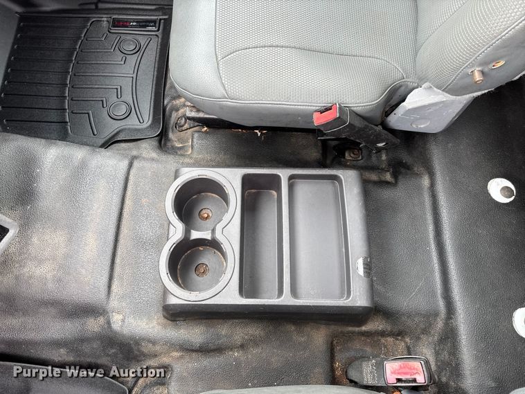 image for item FG0219 2013 Ford F750 Super Duty truck cab and chassis