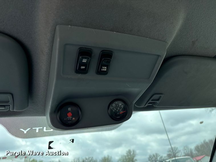 image for item FG0219 2013 Ford F750 Super Duty truck cab and chassis