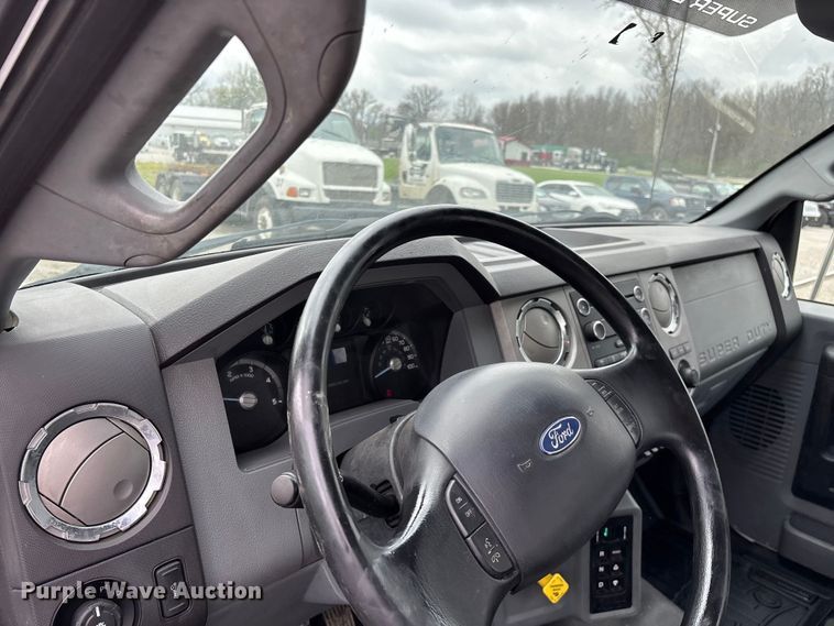 image for item FG0219 2013 Ford F750 Super Duty truck cab and chassis