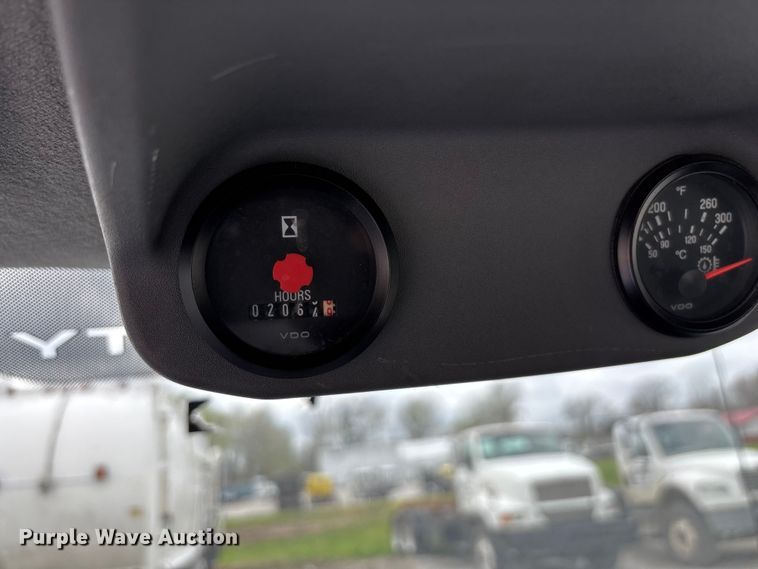 image for item FG0219 2013 Ford F750 Super Duty truck cab and chassis