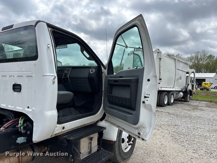 image for item FG0219 2013 Ford F750 Super Duty truck cab and chassis