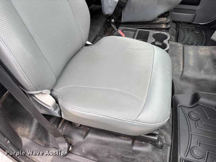 image for item FG0219 2013 Ford F750 Super Duty truck cab and chassis