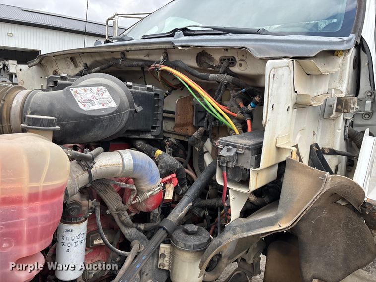 image for item FG0219 2013 Ford F750 Super Duty truck cab and chassis