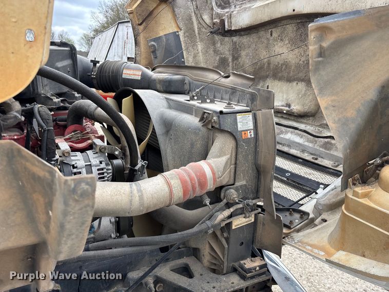 image for item FG0219 2013 Ford F750 Super Duty truck cab and chassis