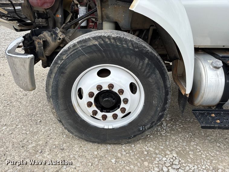 image for item FG0219 2013 Ford F750 Super Duty truck cab and chassis