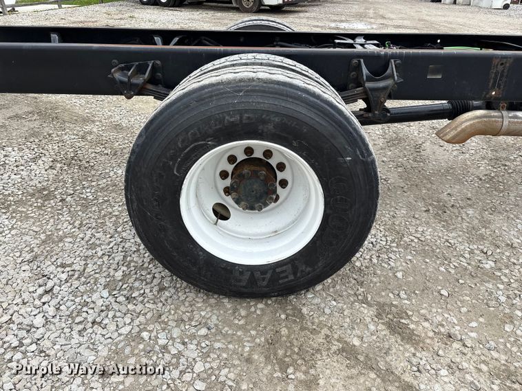 image for item FG0219 2013 Ford F750 Super Duty truck cab and chassis