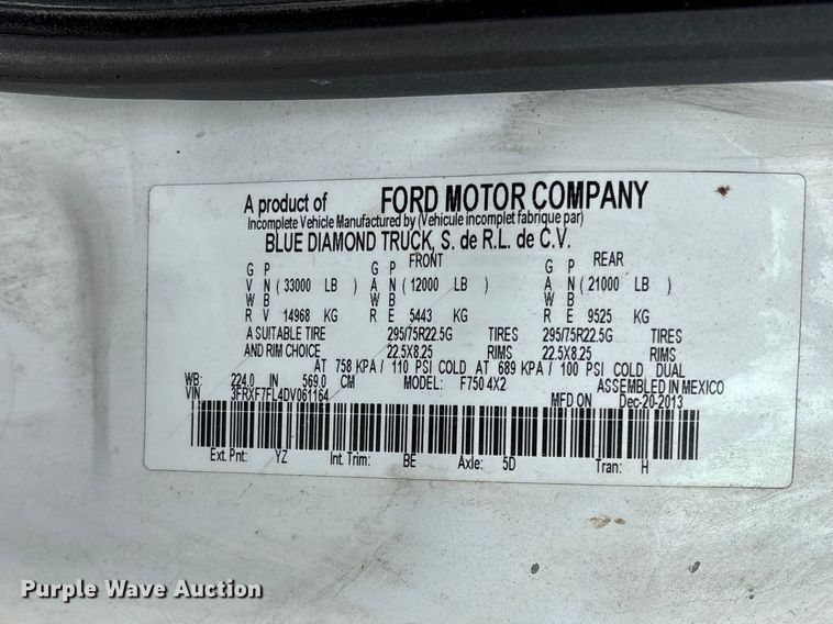 image for item FG0219 2013 Ford F750 Super Duty truck cab and chassis