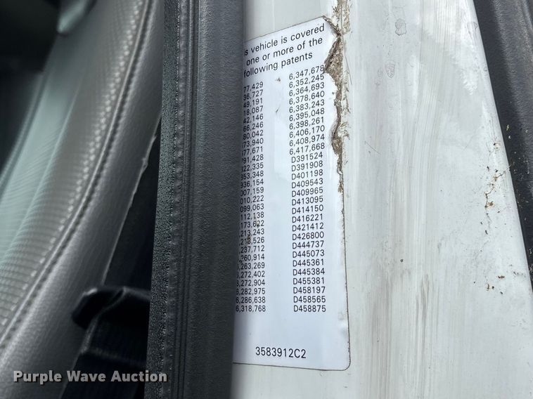 image for item FG0219 2013 Ford F750 Super Duty truck cab and chassis