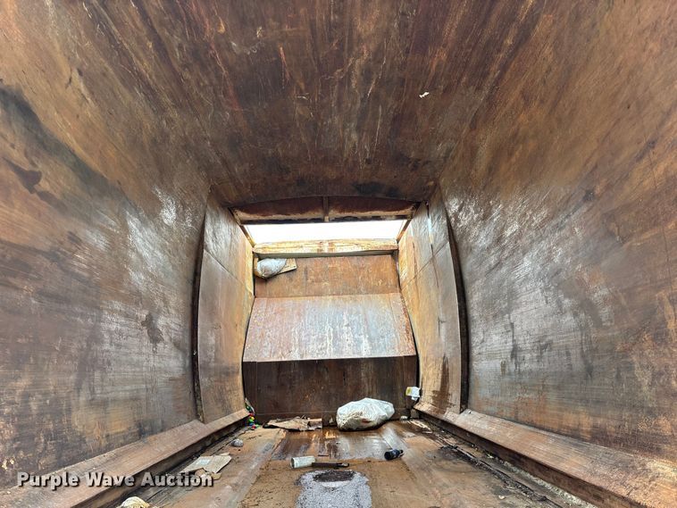 image for item FG0220 2008 Mack refuse truck