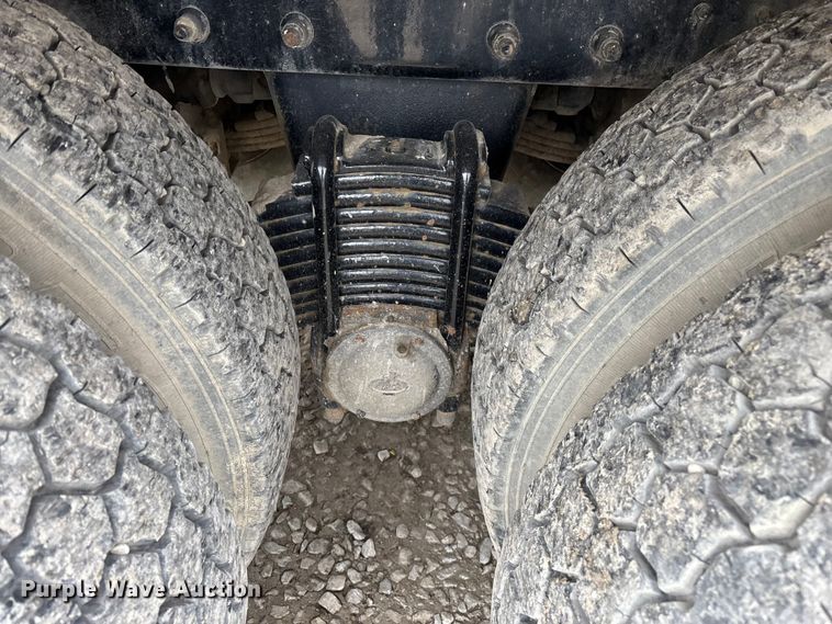 image for item FG0220 2008 Mack refuse truck