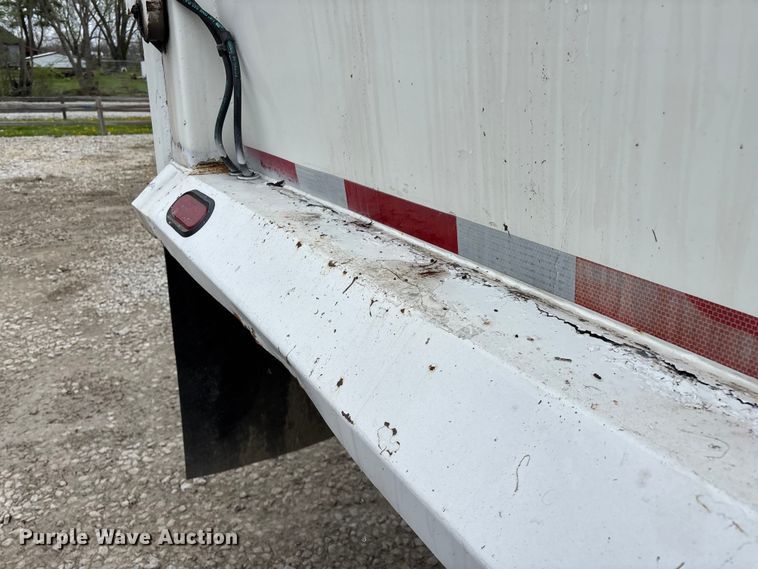 image for item FG0220 2008 Mack refuse truck