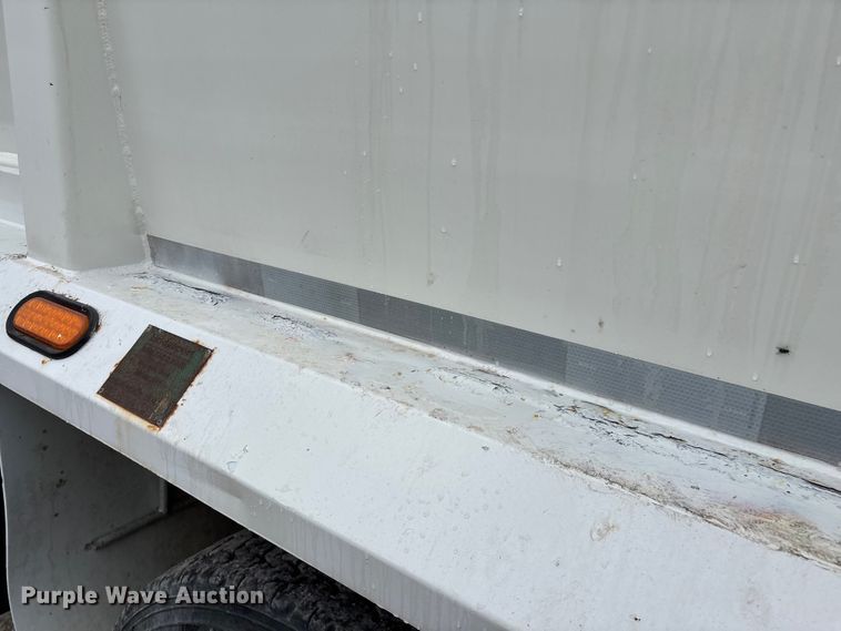 image for item FG0220 2008 Mack refuse truck