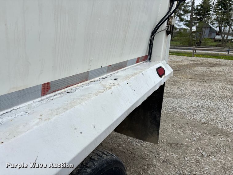 image for item FG0220 2008 Mack refuse truck