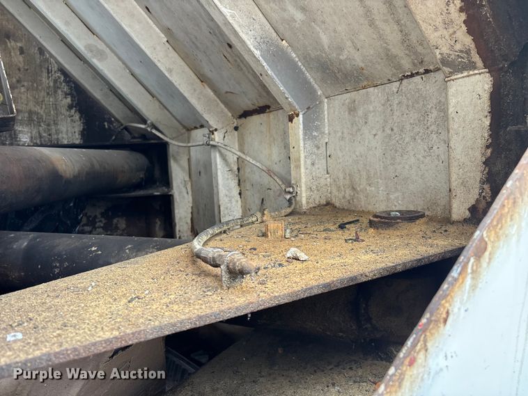 image for item FG0220 2008 Mack refuse truck