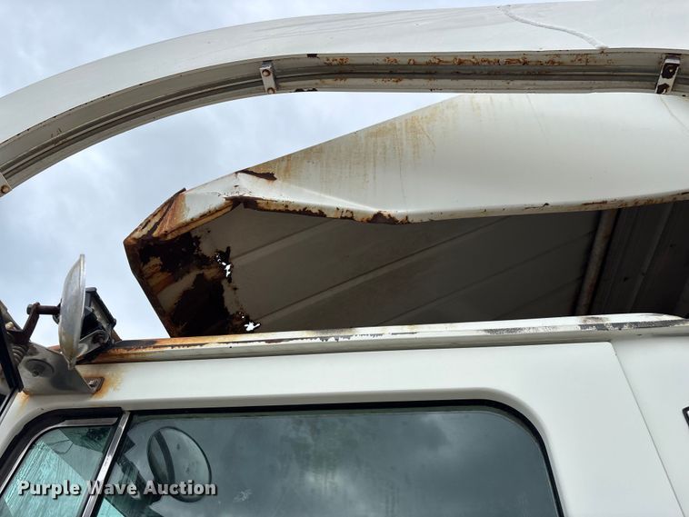 image for item FG0220 2008 Mack refuse truck