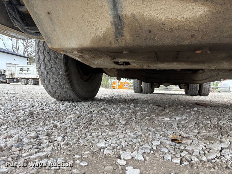 image for item FG0220 2008 Mack refuse truck