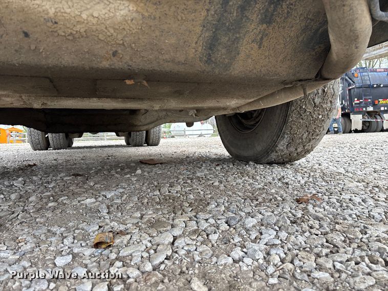 image for item FG0220 2008 Mack refuse truck