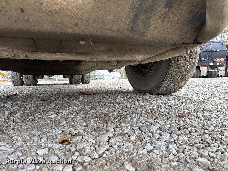 image for item FG0220 2008 Mack refuse truck