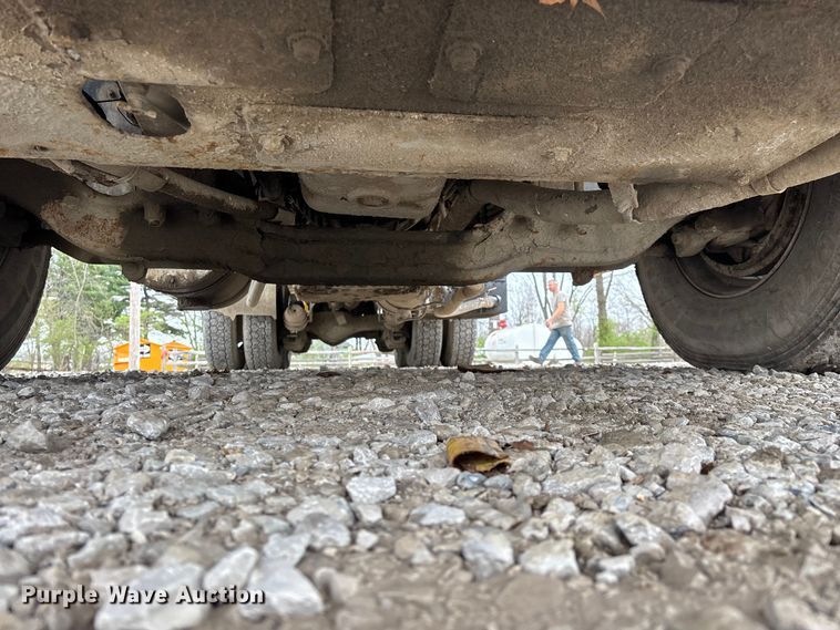 image for item FG0220 2008 Mack refuse truck