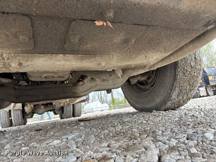 image for item FG0220 2008 Mack refuse truck